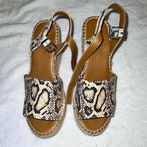 VGUC Franco Sarto “Takara” Wedge Size 8